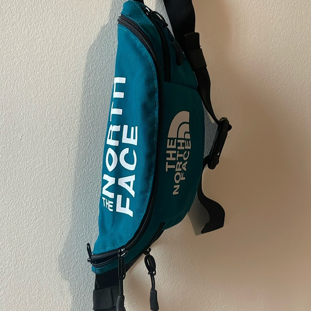 North face fanny pack, teal